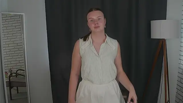 IsobelBoderick live cam on StripChat