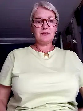 irinamaux live cam