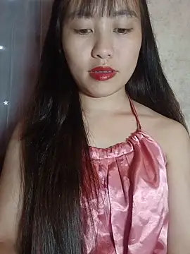 Cherry-squirtt live cam on StripChat