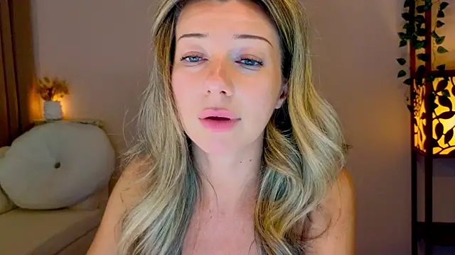 Lenamuti25 live cam on StripChat