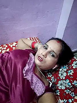 Reema05 live cam on StripChat