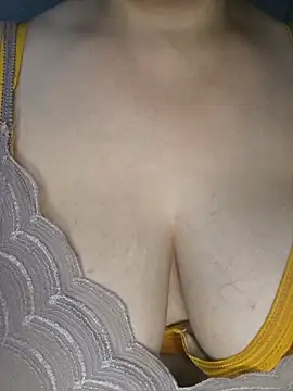 tota_ live cam on StripChat