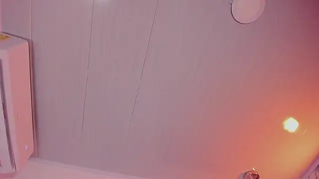 mia_rouxx1 live cam on StripChat