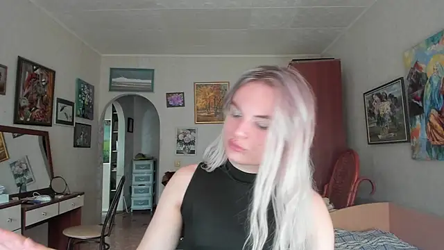 milliKira006 live cam on StripChat
