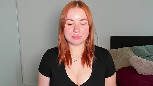 LAYLAxSTAR live cam on StripChat