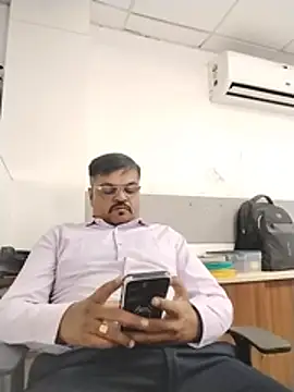 Desi_Lodo_Gujju_Boy live cam on StripChat