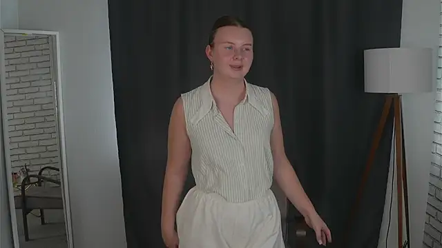 isobelboderick (F teen) - eyes contact