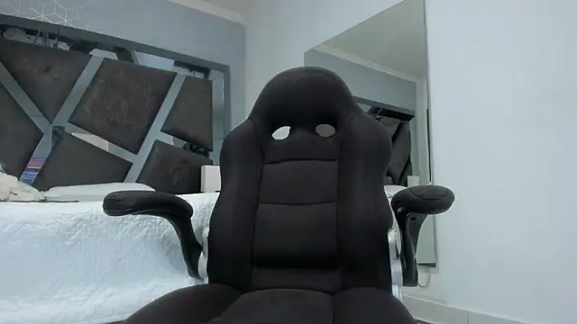 ElektraBomdans live sex cam