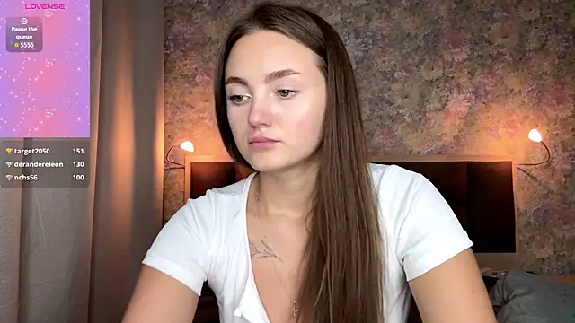 LoraDavi live cam on StripChat