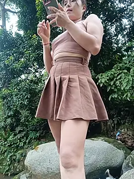 Linda-yiyi live cam