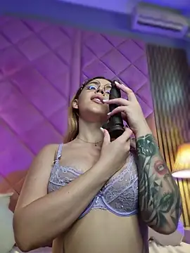 IveySin live cam on StripChat