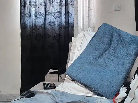 sexyleah25 webcam