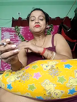 hornypiu697 live cam on StripChat