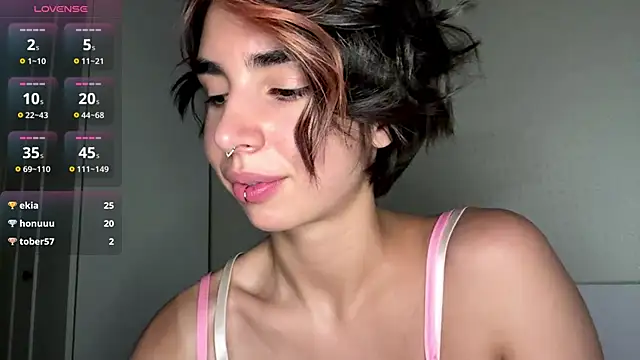 JessiaRuezga live cam on StripChat