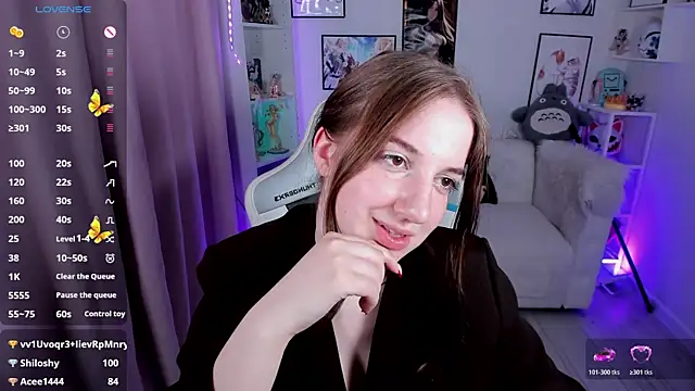 Elisabeth_Binder live cam on StripChat