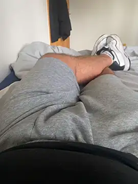 Michaeltranslove live cam on StripChat