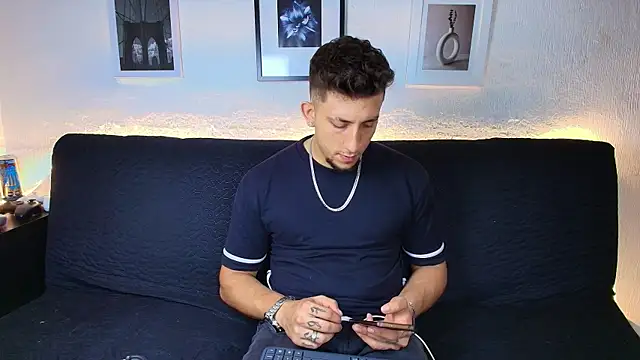 Sr_Maykol live cam on StripChat
