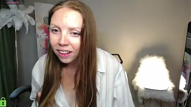 EmilyStevart live cam on StripChat