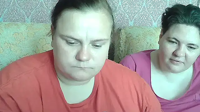 MilaXHelen webcam