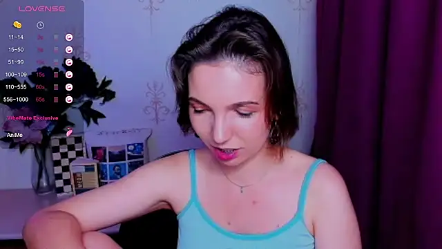 KindHazelHere_ live cam