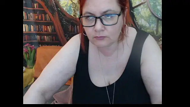 PlayfullMature webcam