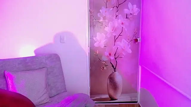milfrousse webcam