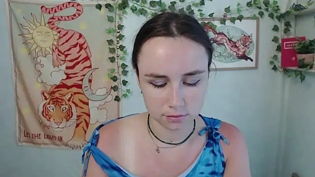 VeryVeryVeryShy_ live cam on StripChat