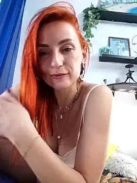 HelenWildCat live cam on StripChat