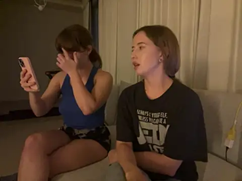 Nura_n_Sarah webcam