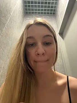 SashaCatt live cam on StripChat