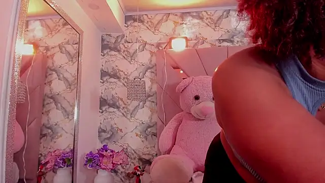 mia_rouxx1 webcam