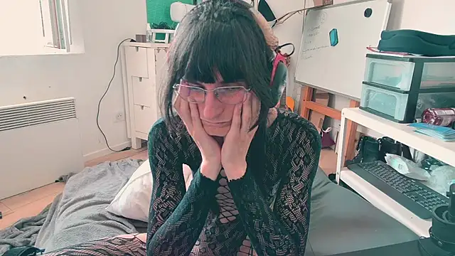 CeriseLapine live sex cam