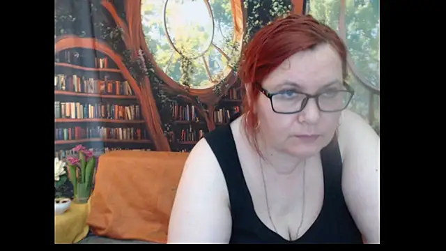 PlayfullMature webcam