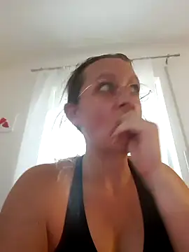 Hot_Milf_Denise live cam on StripChat