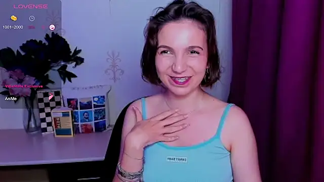 KindHazelHere_ live cam on StripChat