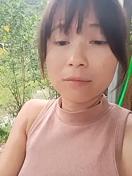 Linda-yiyi live cam on StripChat
