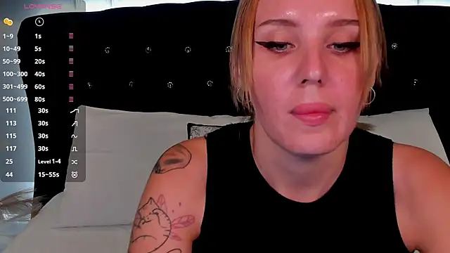 LianaFord live cam on StripChat