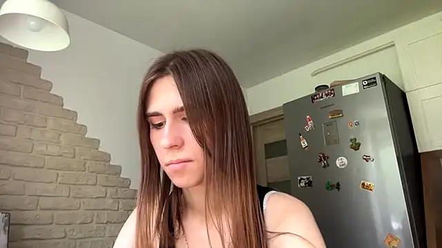 ZaraGuyette live cam on StripChat