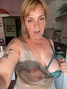 Sunbelxx live cam on StripChat