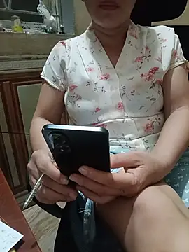 Lyna_sexy24 live cam on StripChat