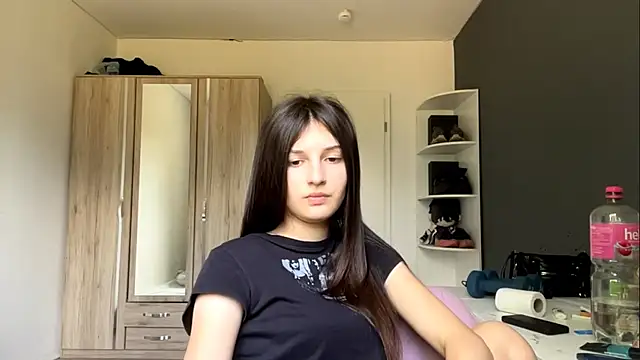 SpanishRooter live cam on StripChat