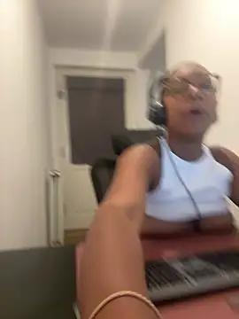 Melia_Rayne