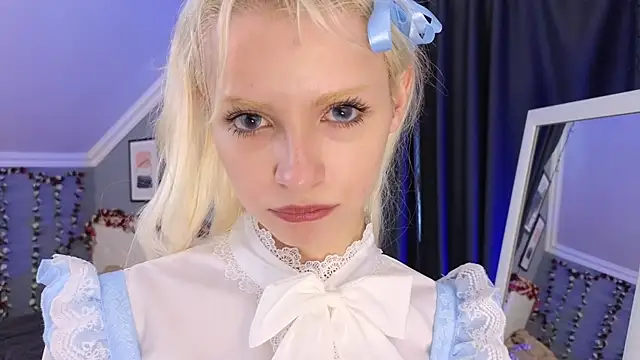 Naomi_Demio webcam