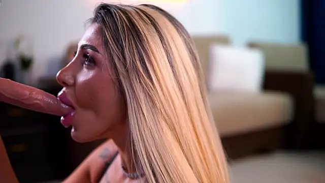 LucyyRosse webcam
