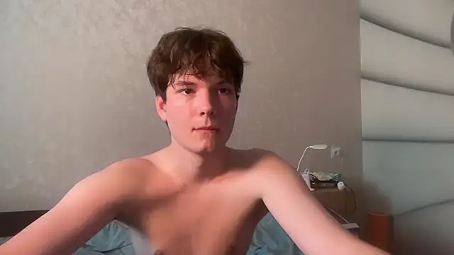 tomasdickpick (M twink) - take off a T-shirt