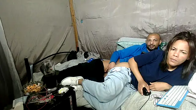 Camodick's cam show statistics and live stream