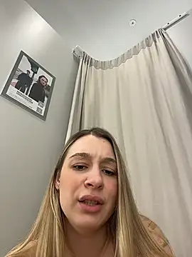 SashaCatt live cam on StripChat
