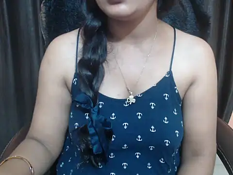 Kudi_Kiyara live cam on StripChat