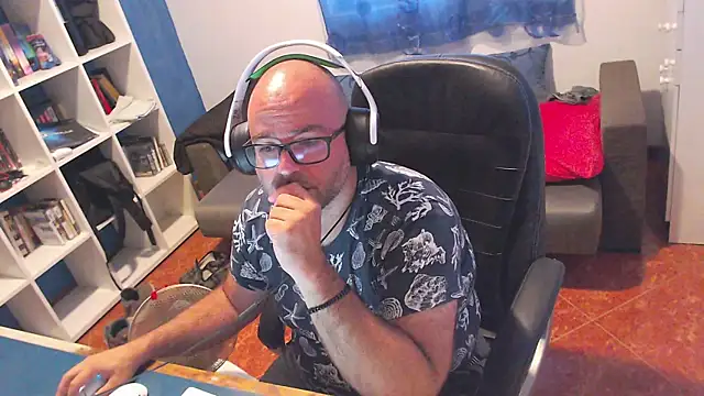 ravingr4d4 live cam on StripChat