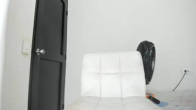 miasoldatty live cam on StripChat